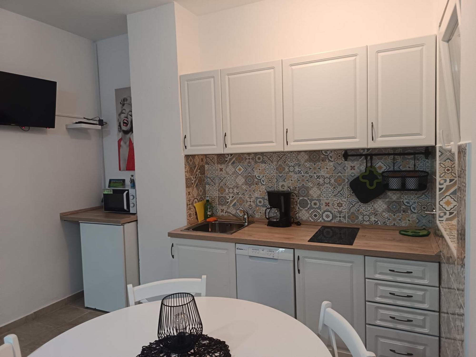 Lara - Apartment Near The Beach Врбник Экстерьер фото